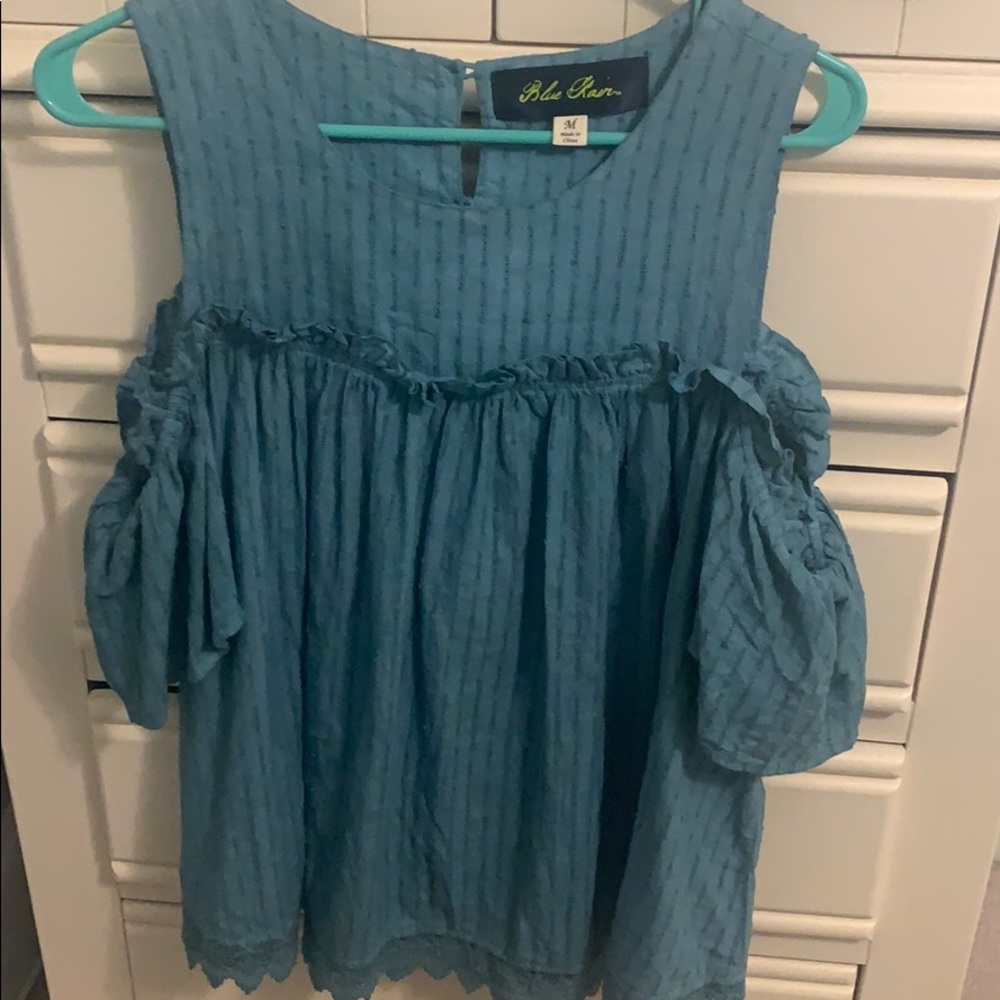 Cute Should sleeve cutout top